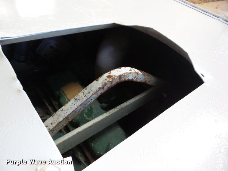 image for item J8698 Sullair 185Q air compressor