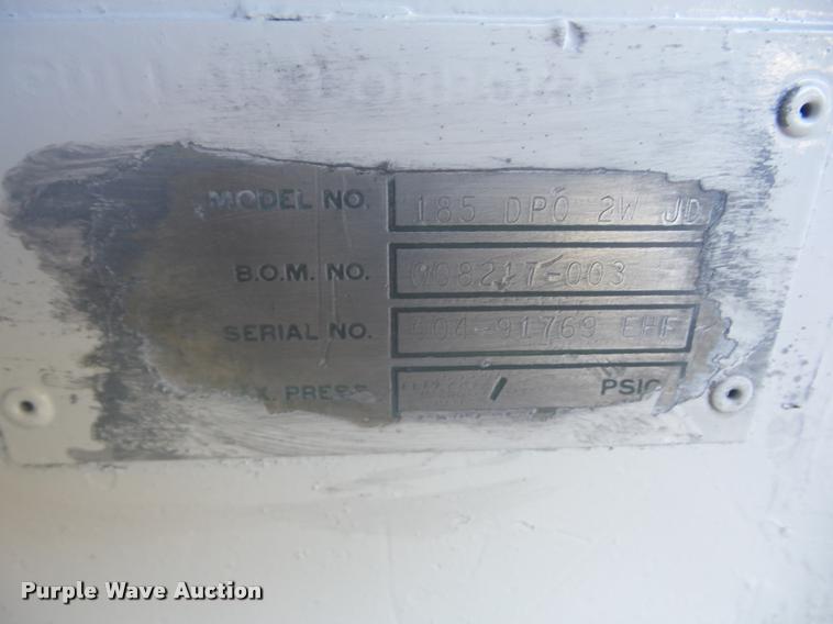 image for item J8698 Sullair 185Q air compressor