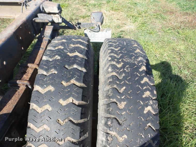 image for item J8709 1966 Ford C600 truck cab and chassis