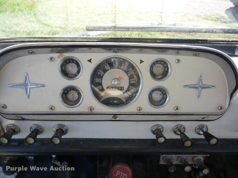 image for item J8709 1966 Ford C600 truck cab and chassis