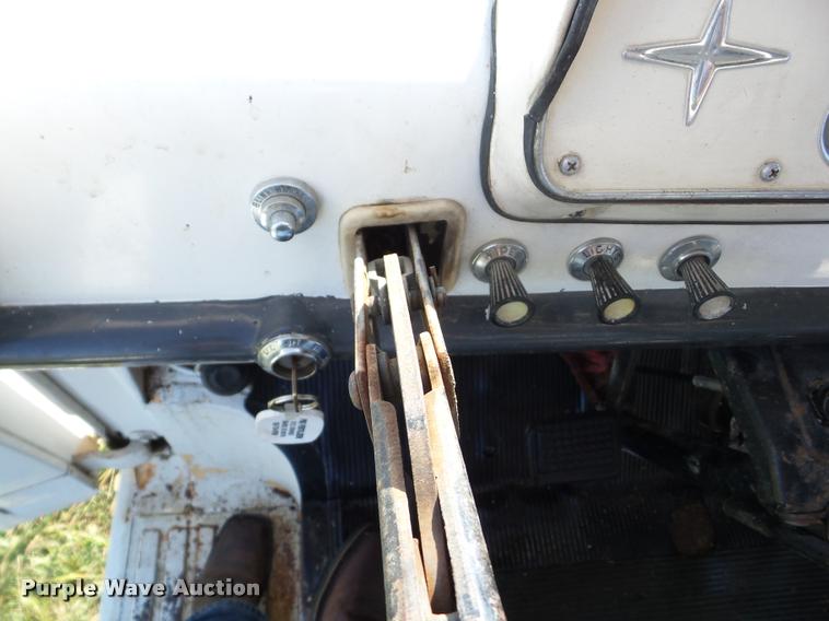 image for item J8709 1966 Ford C600 truck cab and chassis