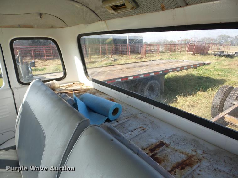 image for item J8709 1966 Ford C600 truck cab and chassis