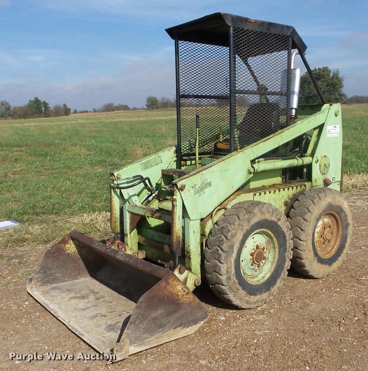 image for item J8710 Mustang 1000 skid steer