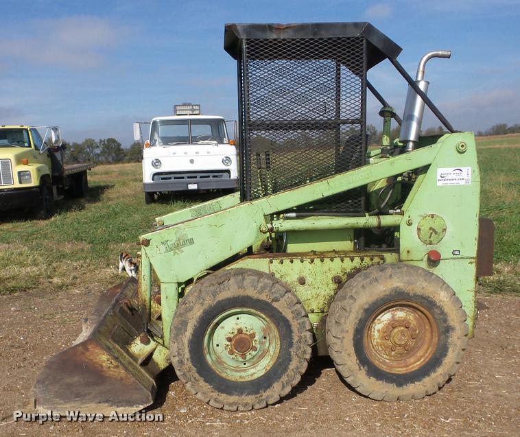 image for item J8710 Mustang 1000 skid steer