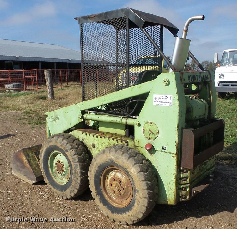 image for item J8710 Mustang 1000 skid steer