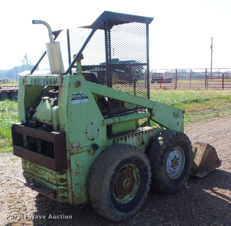 image for item J8710 Mustang 1000 skid steer