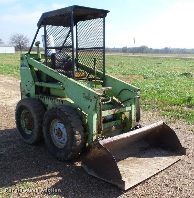 image for item J8710 Mustang 1000 skid steer