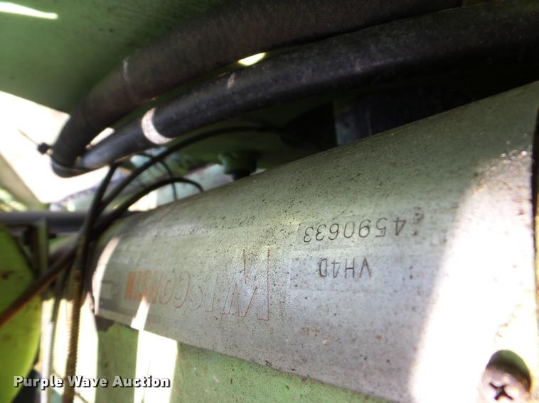 image for item J8710 Mustang 1000 skid steer