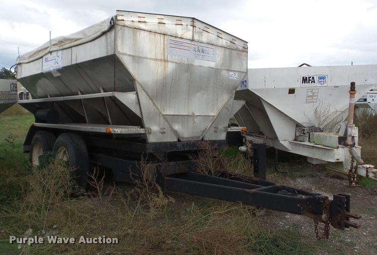 image for item J8722 Adams fertilizer tender
