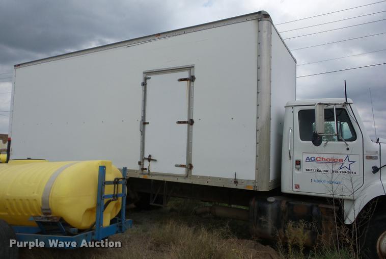 image for item J8723 1989 International S2300 box truck