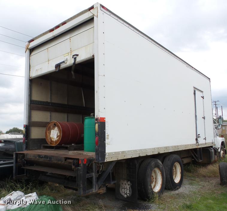 image for item J8723 1989 International S2300 box truck