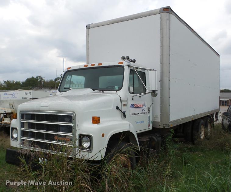 image for item J8723 1989 International S2300 box truck