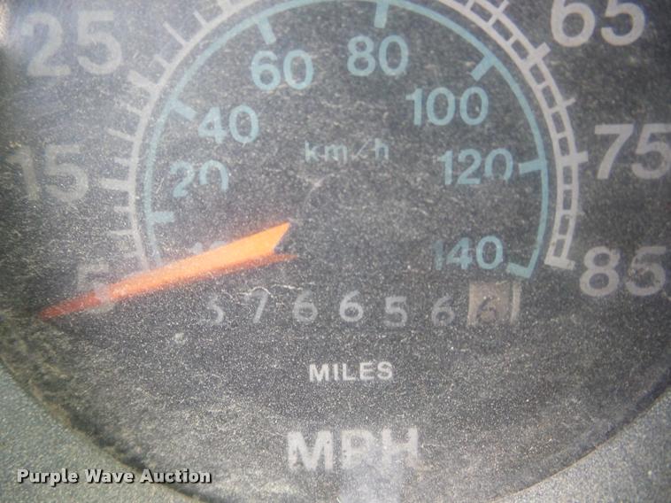 image for item J8723 1989 International S2300 box truck