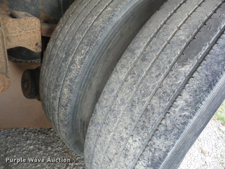 image for item J8723 1989 International S2300 box truck