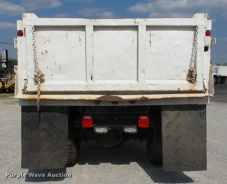 image for item J8728 1988 GMC TopKick C70 dump truck