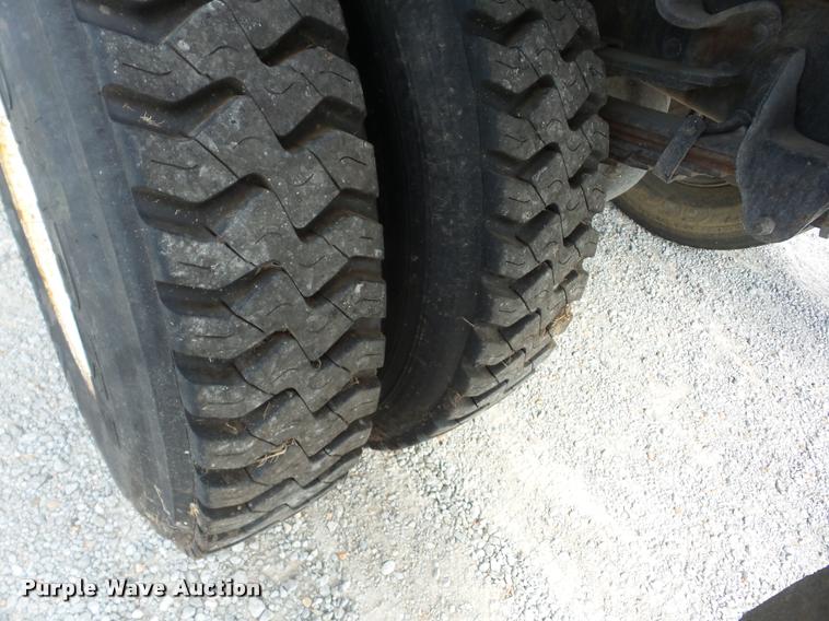 image for item J8728 1988 GMC TopKick C70 dump truck