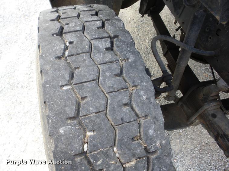 image for item J8728 1988 GMC TopKick C70 dump truck