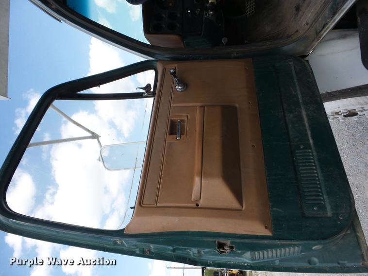 image for item J8728 1988 GMC TopKick C70 dump truck