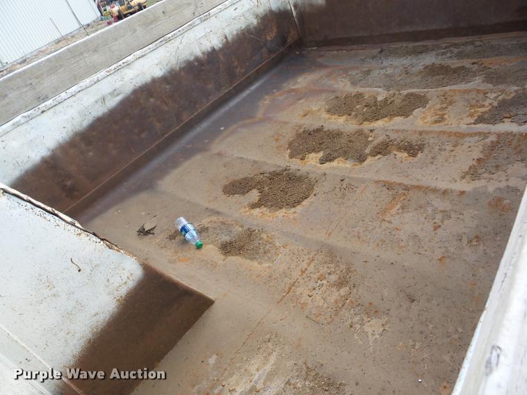 image for item J8728 1988 GMC TopKick C70 dump truck