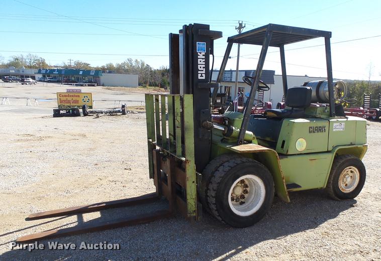 image for item K1041 Clark 682 forklift
