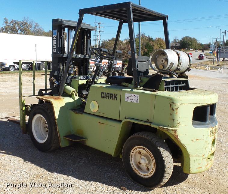 image for item K1041 Clark 682 forklift