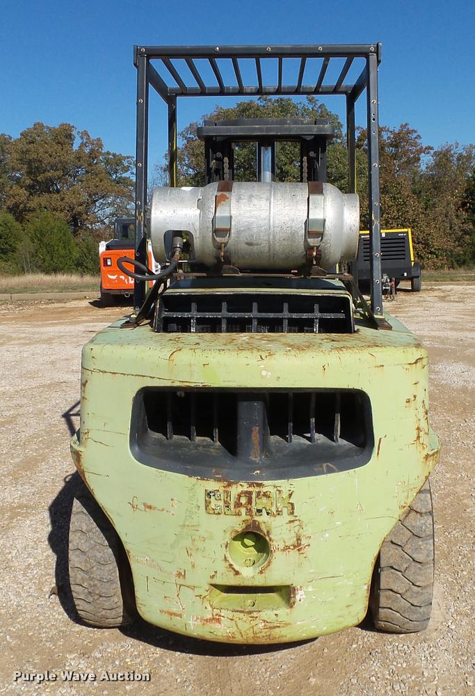 image for item K1041 Clark 682 forklift