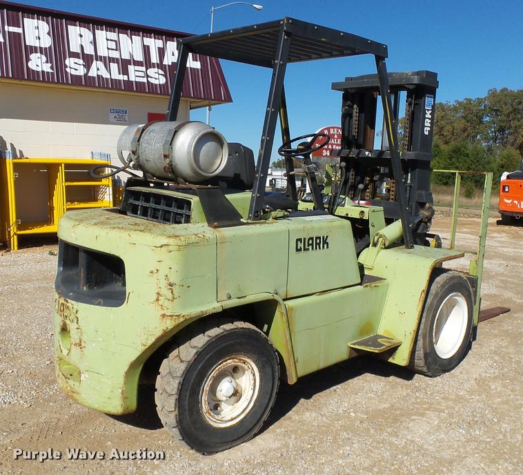 image for item K1041 Clark 682 forklift