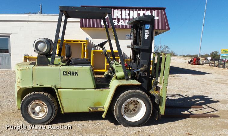image for item K1041 Clark 682 forklift