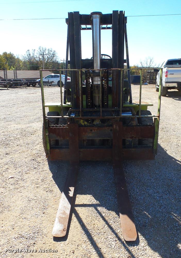 image for item K1041 Clark 682 forklift