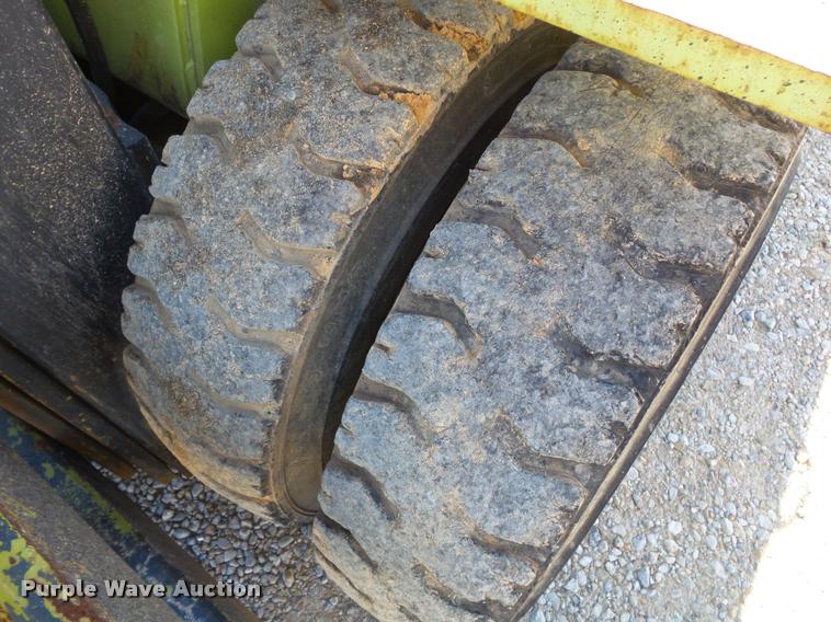 image for item K1041 Clark 682 forklift