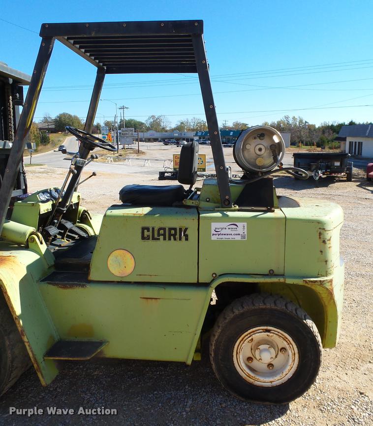 image for item K1041 Clark 682 forklift