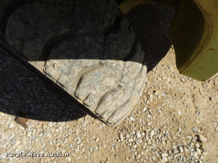 image for item K1041 Clark 682 forklift