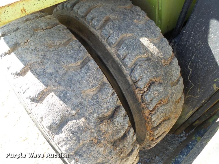 image for item K1041 Clark 682 forklift