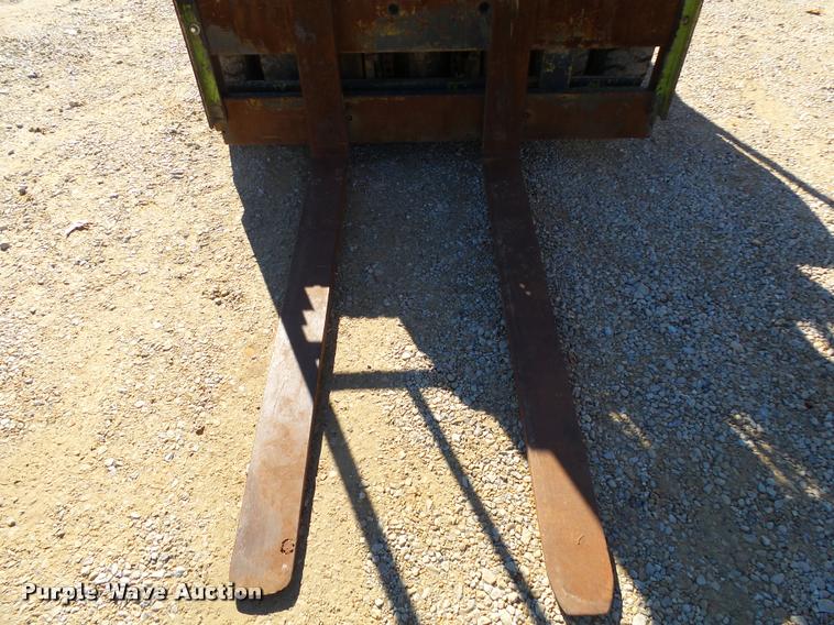 image for item K1041 Clark 682 forklift