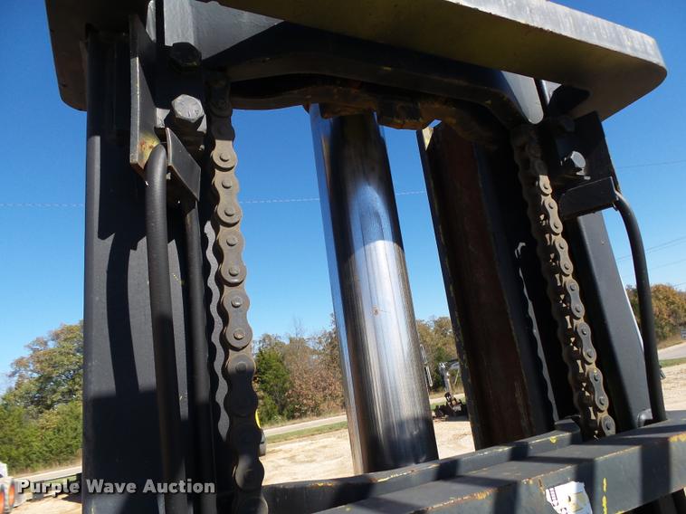 image for item K1041 Clark 682 forklift