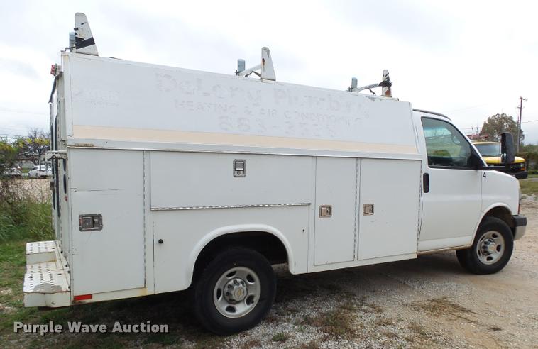 image for item K1044 2004 Chevrolet Express 3500 Cargo utility van