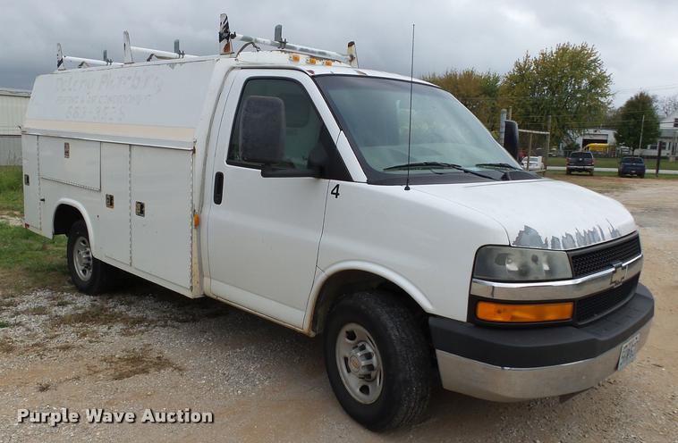 image for item K1044 2004 Chevrolet Express 3500 Cargo utility van