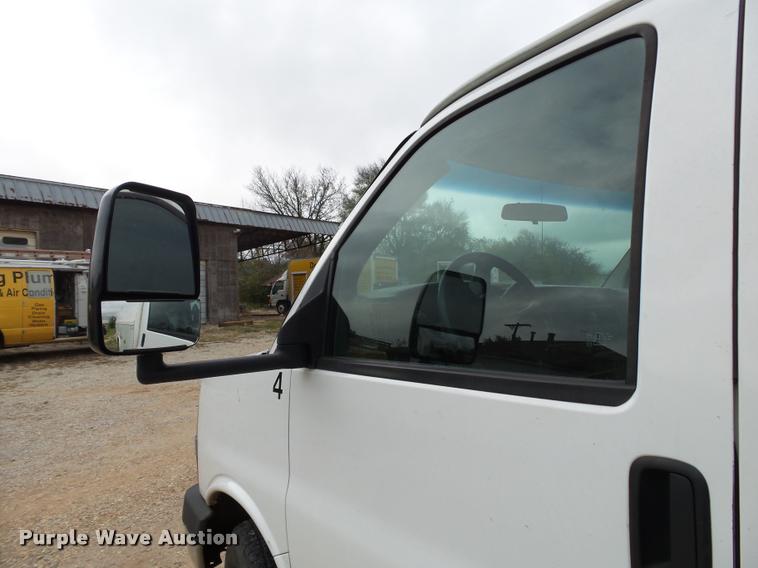 image for item K1044 2004 Chevrolet Express 3500 Cargo utility van