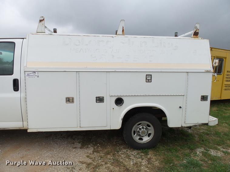 image for item K1044 2004 Chevrolet Express 3500 Cargo utility van