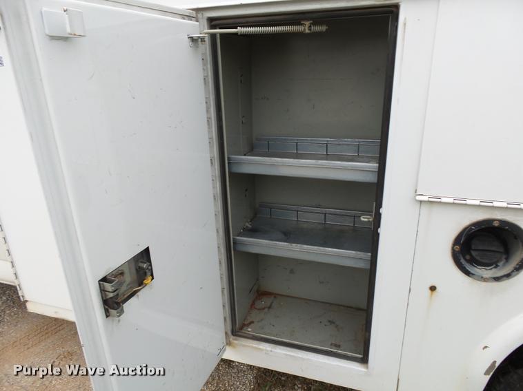 image for item K1044 2004 Chevrolet Express 3500 Cargo utility van