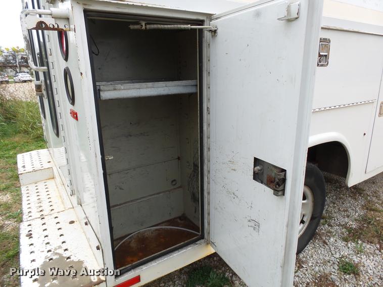 image for item K1044 2004 Chevrolet Express 3500 Cargo utility van