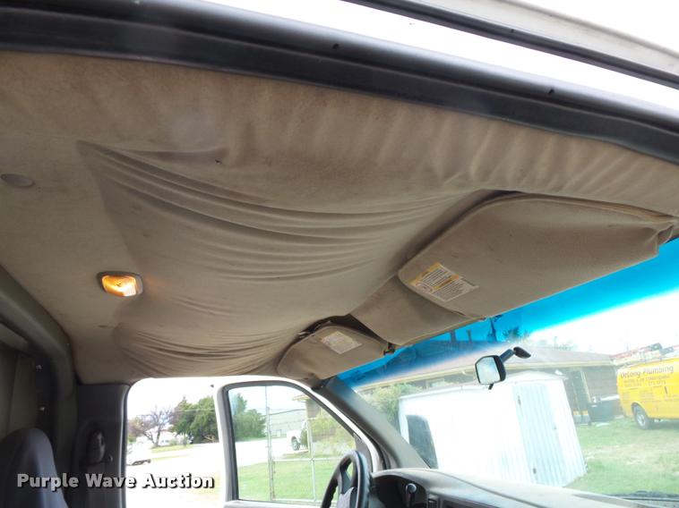 image for item K1044 2004 Chevrolet Express 3500 Cargo utility van