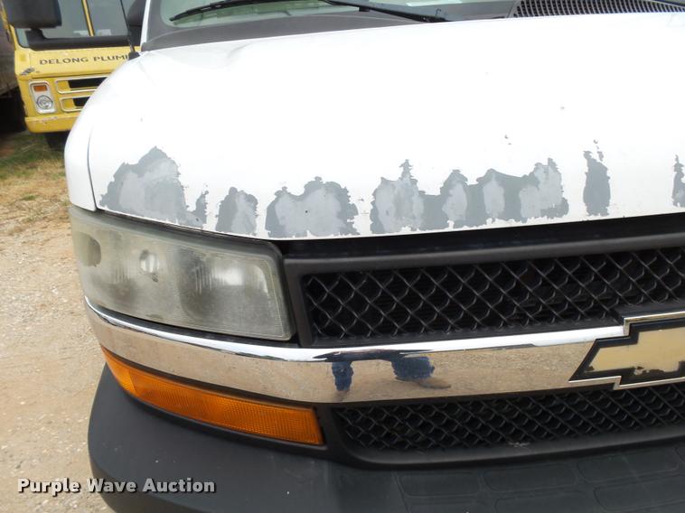 image for item K1044 2004 Chevrolet Express 3500 Cargo utility van