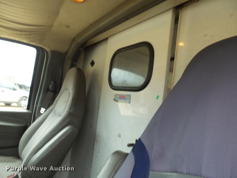 image for item K1044 2004 Chevrolet Express 3500 Cargo utility van
