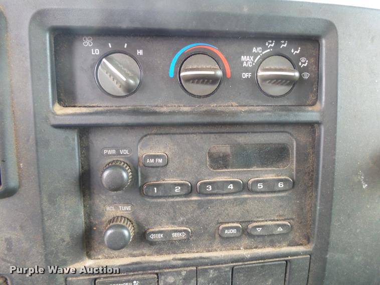 image for item K1044 2004 Chevrolet Express 3500 Cargo utility van