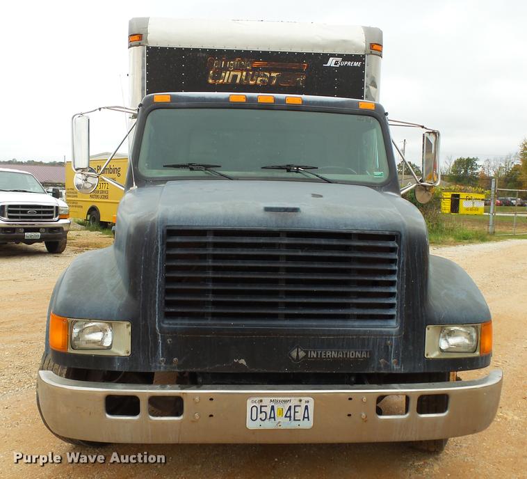 image for item K1045 1996 International 4700 box truck