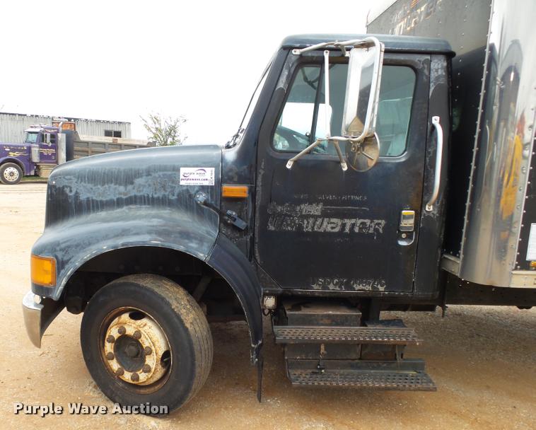 image for item K1045 1996 International 4700 box truck