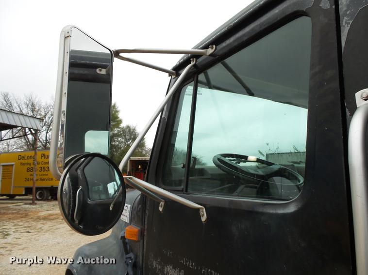 image for item K1045 1996 International 4700 box truck