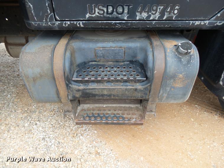 image for item K1045 1996 International 4700 box truck