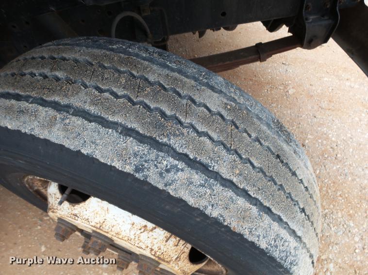 image for item K1045 1996 International 4700 box truck